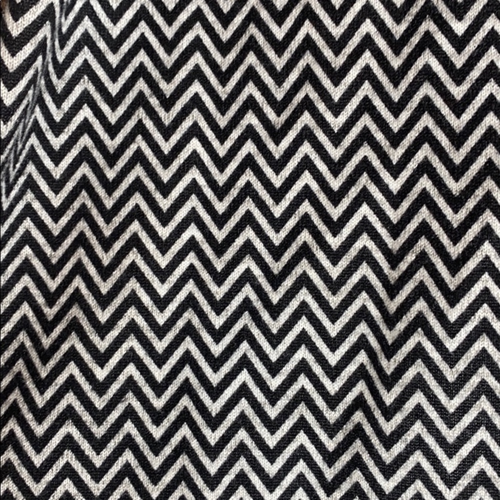 LuLaRoe Lindsay Kimono Cover - Picture 2 of 2